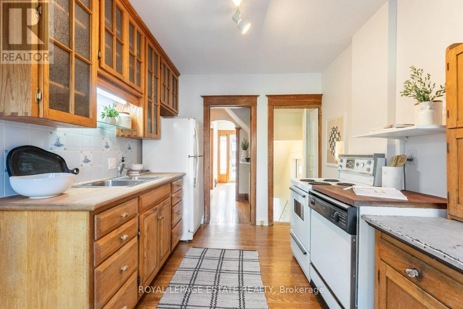 34 BRACKEN AVENUE