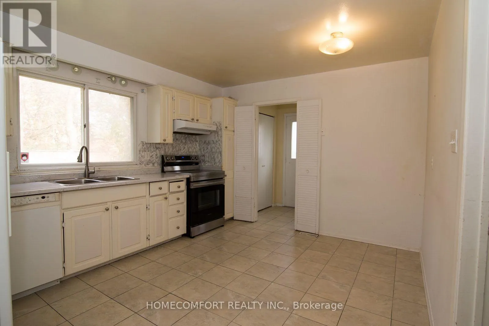 42 PINEMEADOW BOULEVARD