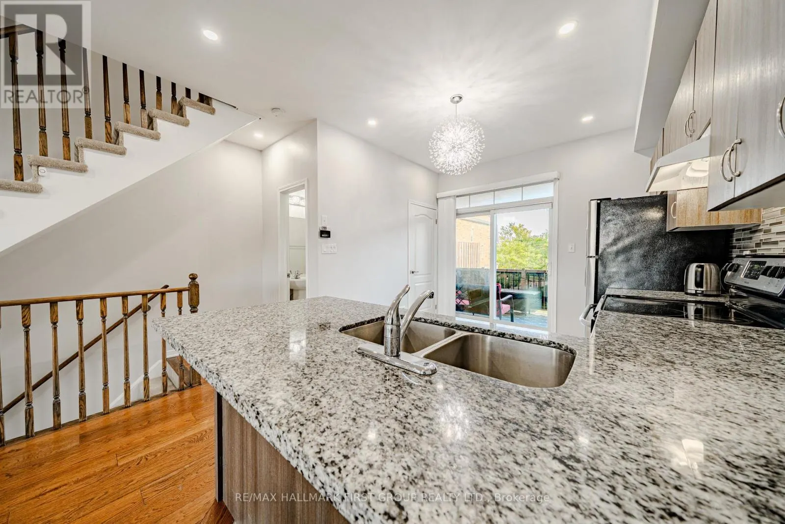 1393 SALEM ROAD N