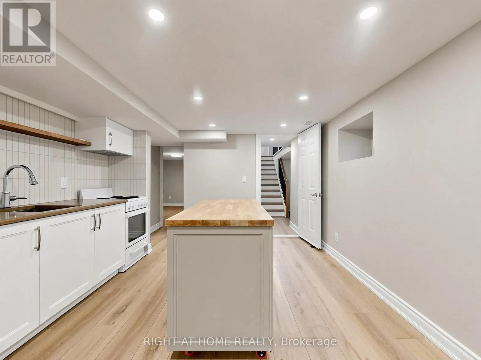 97 PARK ROAD N