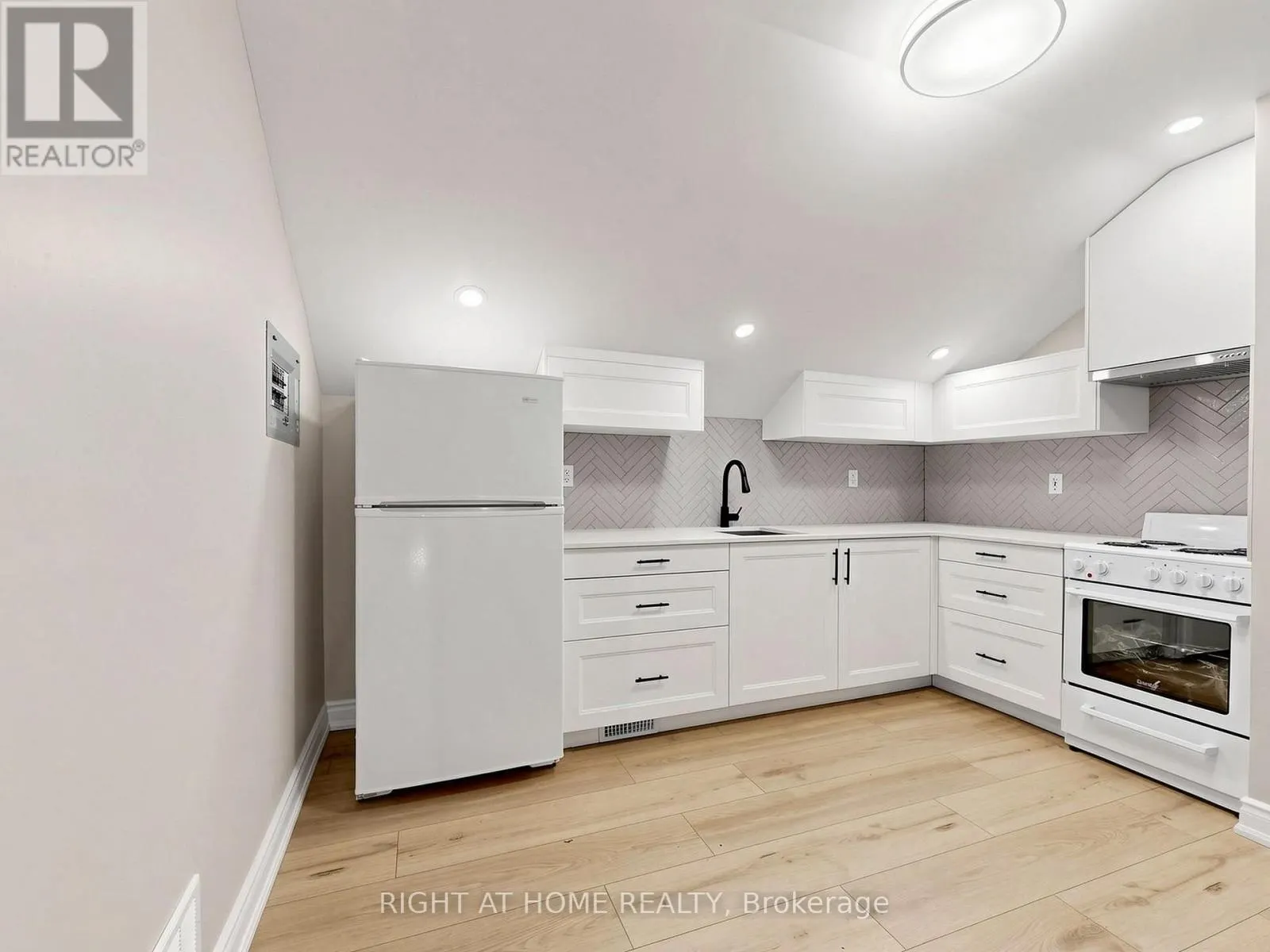 97 PARK ROAD N