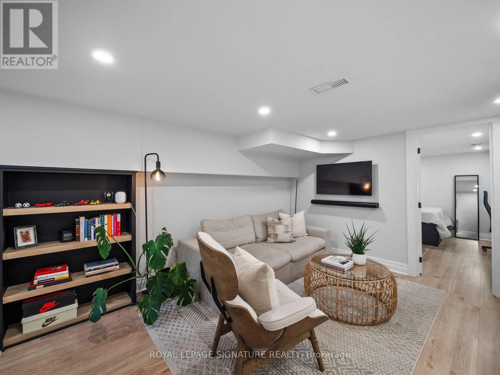 4 ORCHARD PARK BOULEVARD