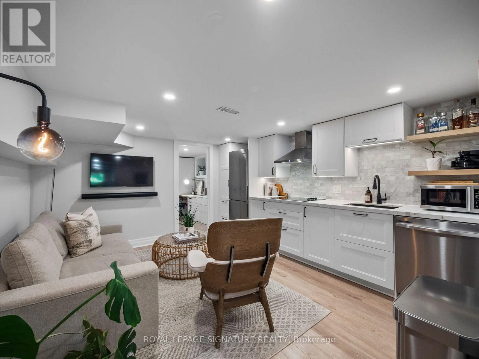 4 ORCHARD PARK BOULEVARD