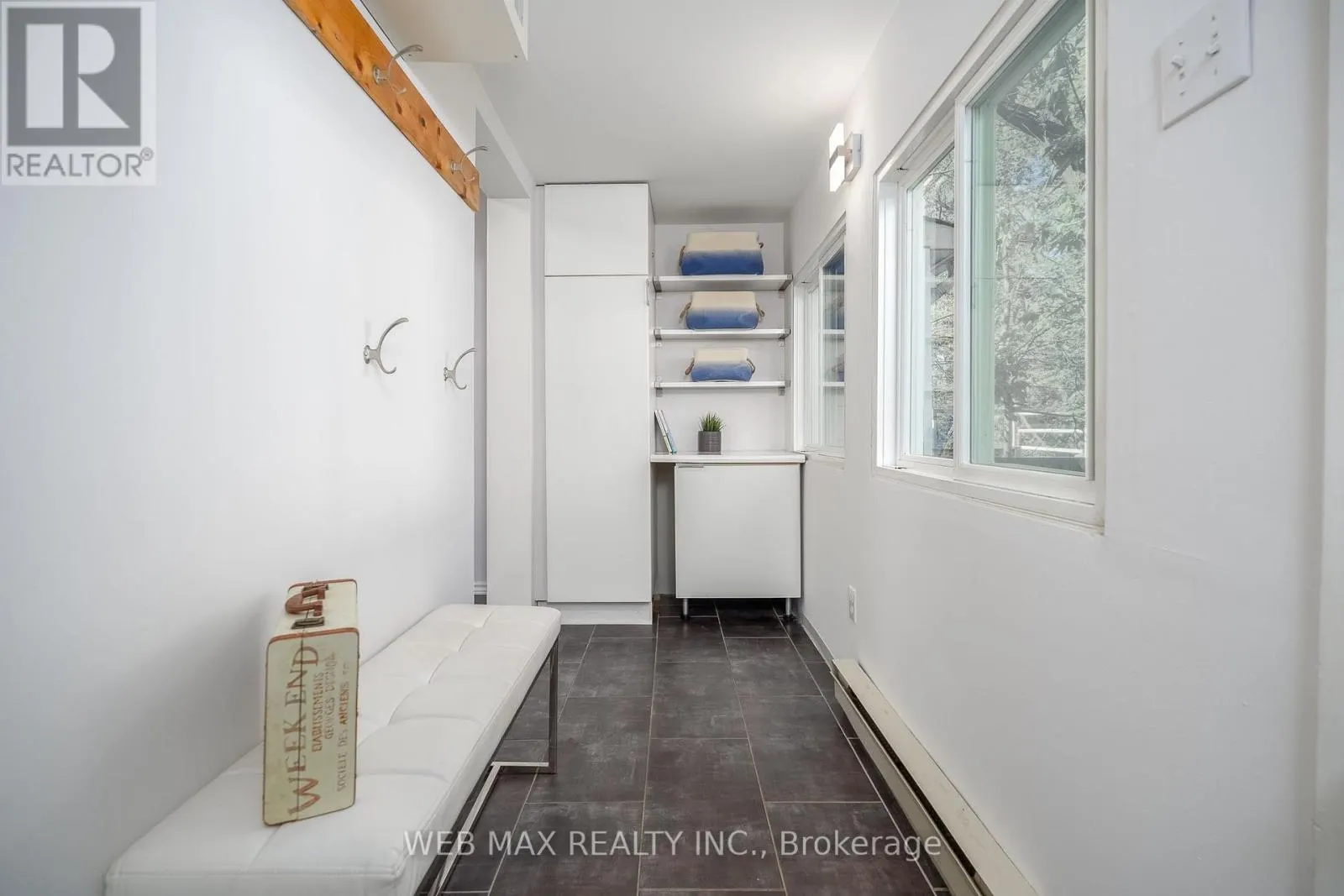 32 ALDERGROVE AVENUE
