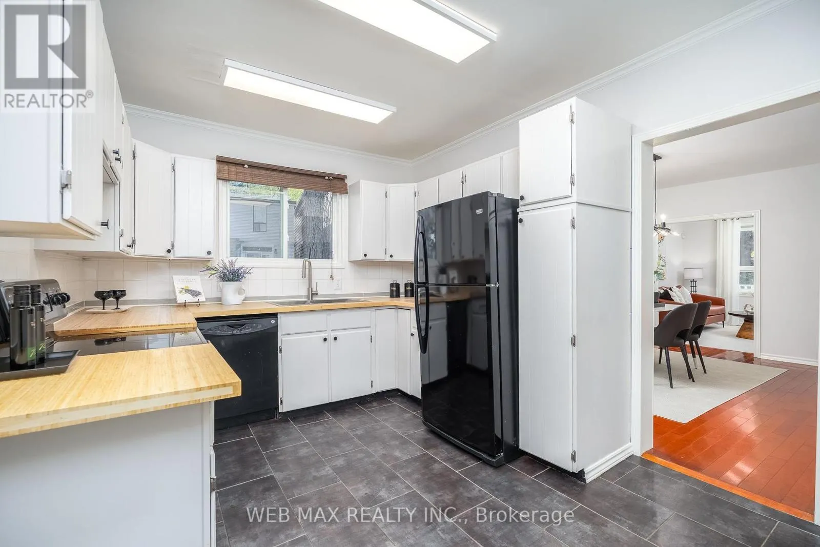 32 ALDERGROVE AVENUE