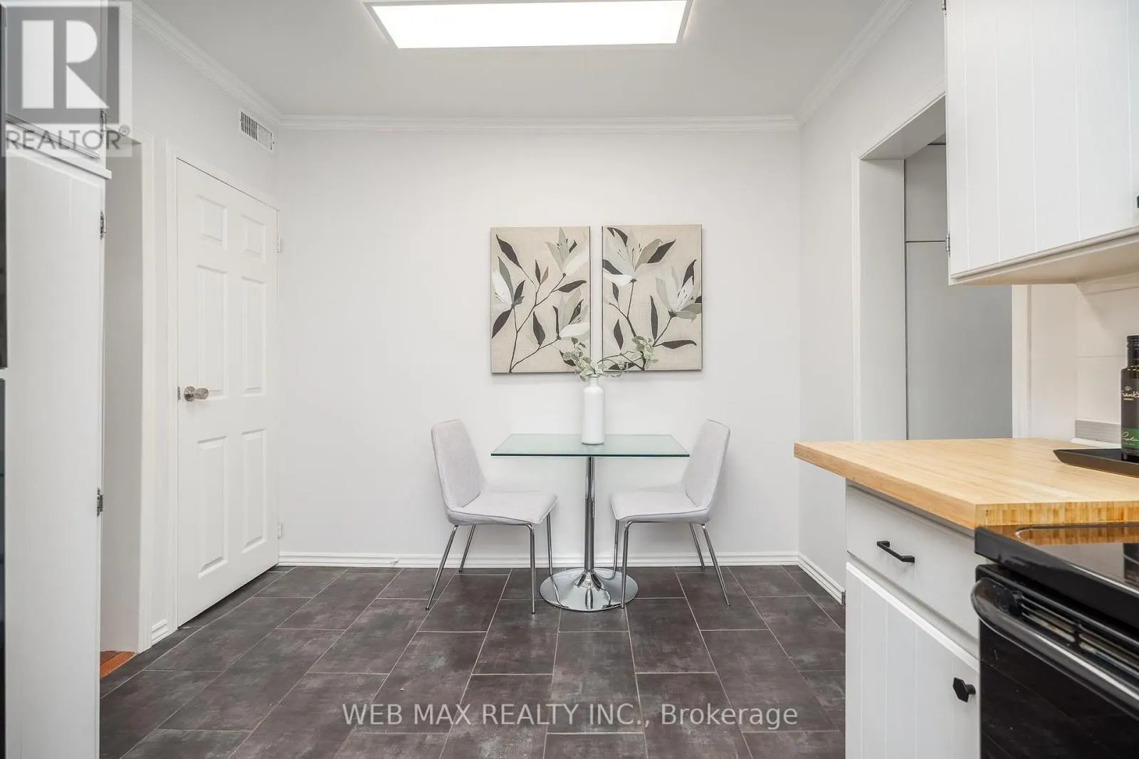 32 ALDERGROVE AVENUE