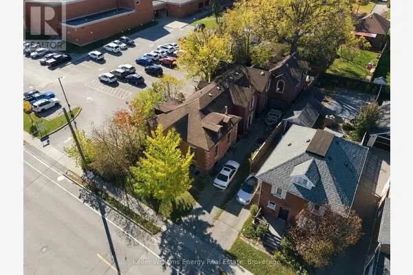 342 MARY STREET N