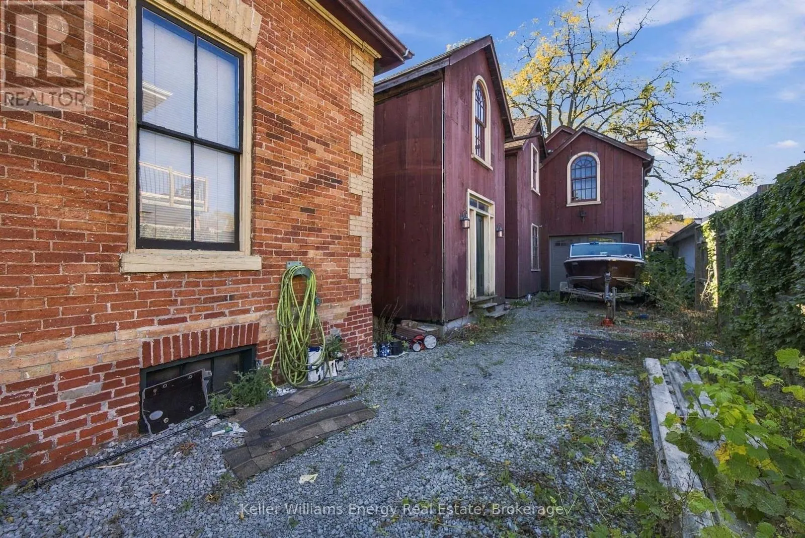 342 MARY STREET N