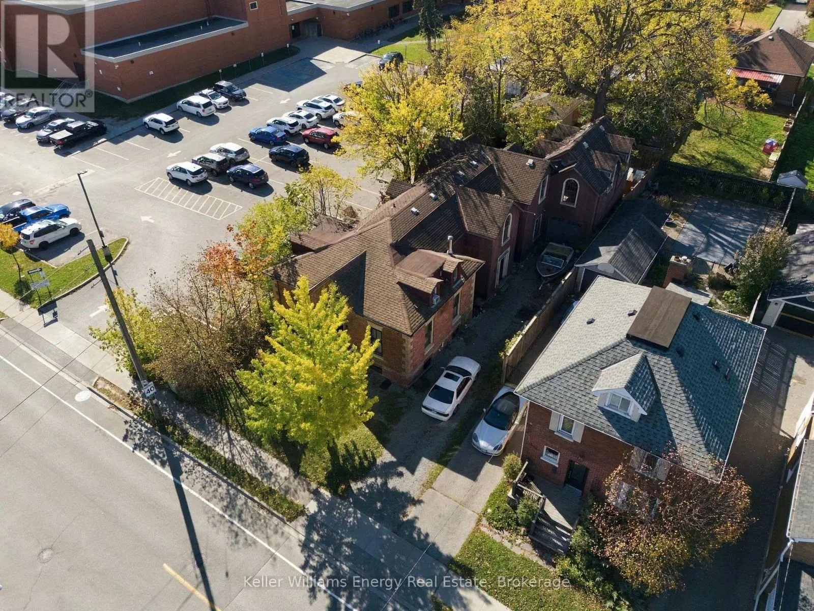342 MARY STREET N