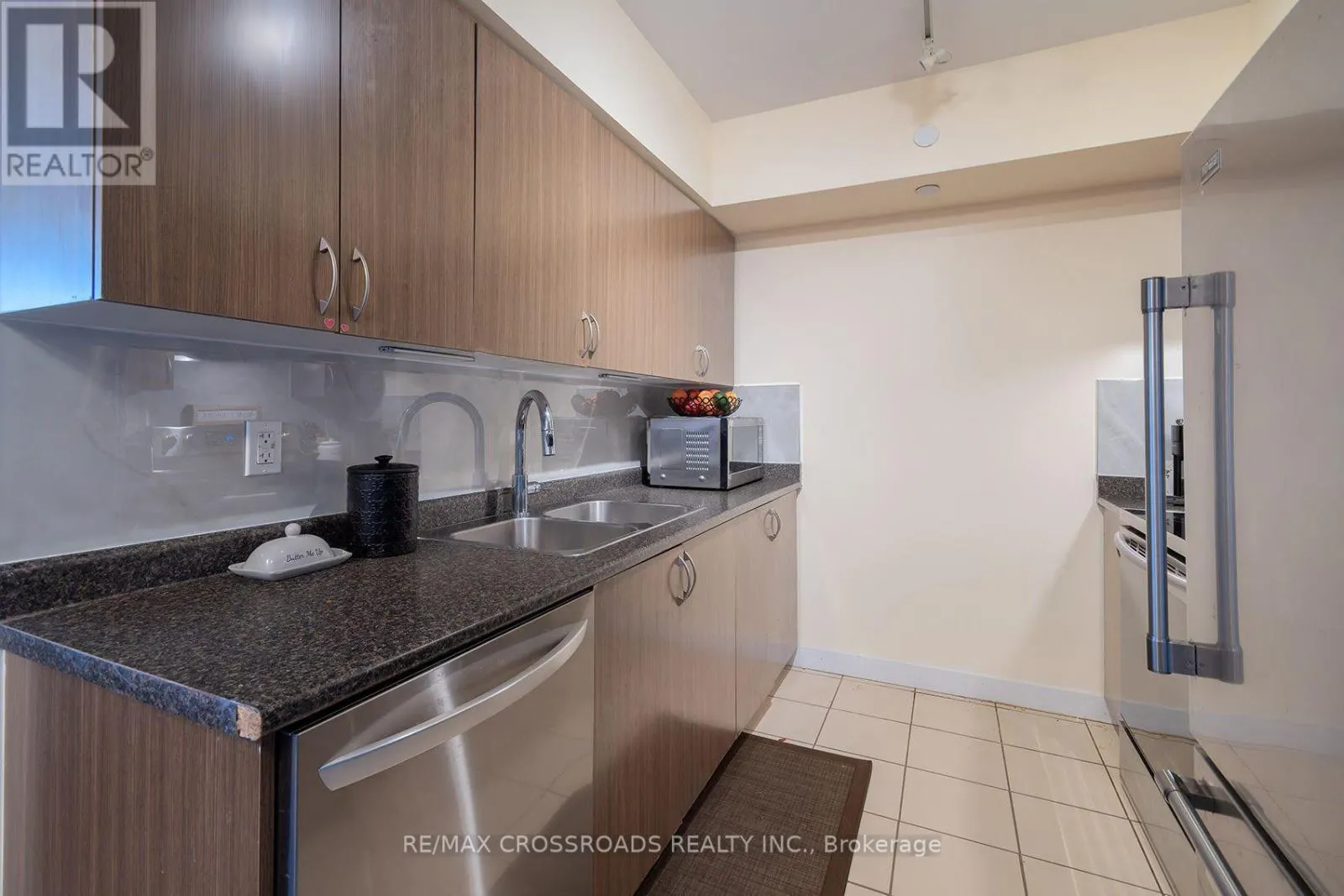 1101 - 8 TRENT AVENUE