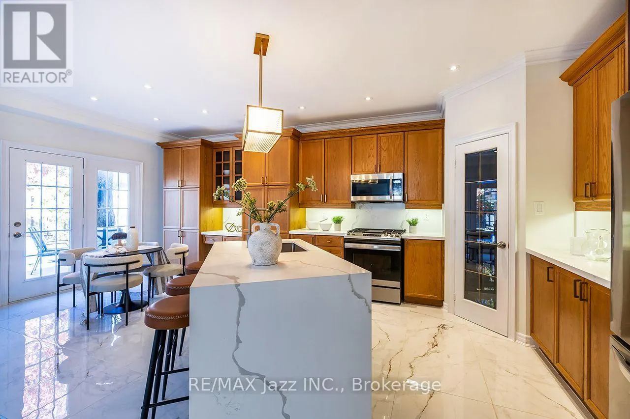 1296 RAVENCLIFFE COURT