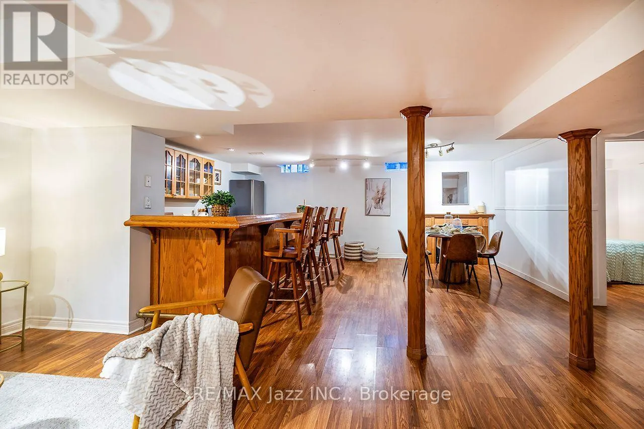 1296 RAVENCLIFFE COURT