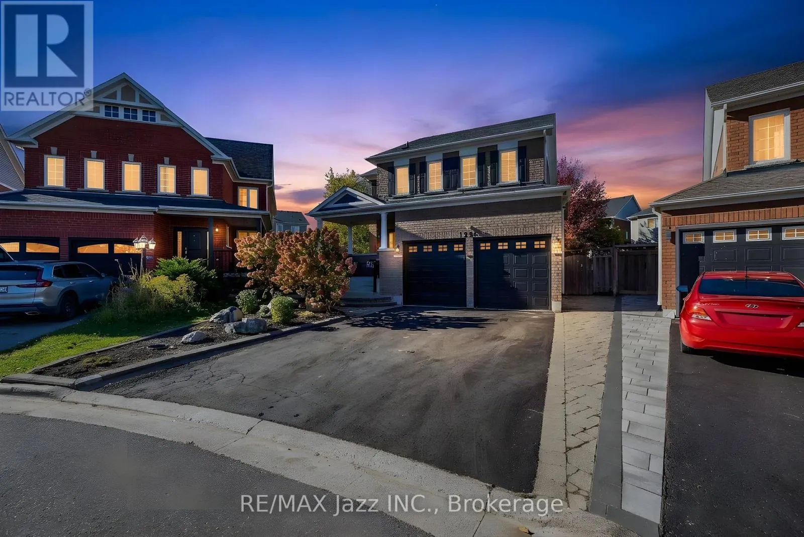 1296 RAVENCLIFFE COURT