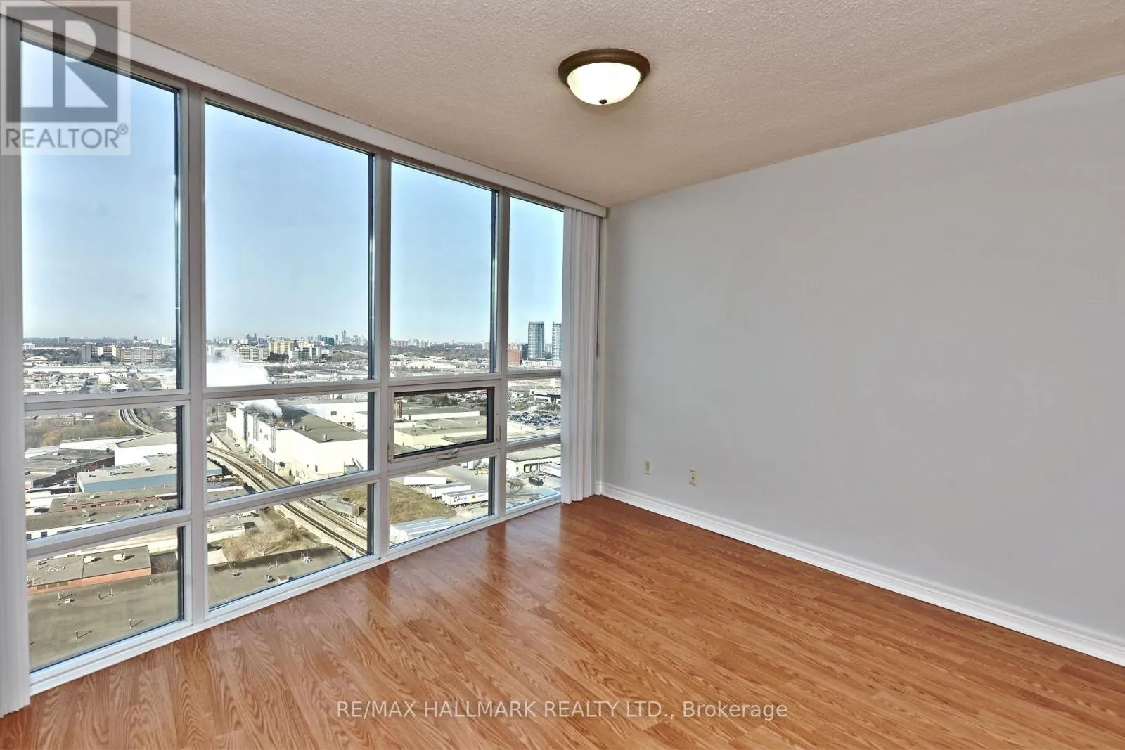 2115 - 83 BOROUGH DRIVE
