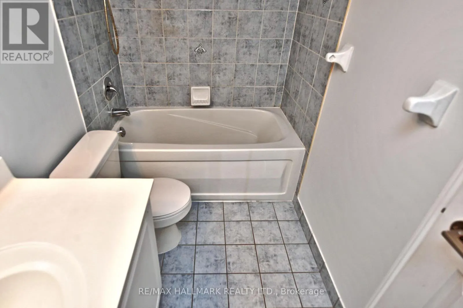 2115 - 83 BOROUGH DRIVE