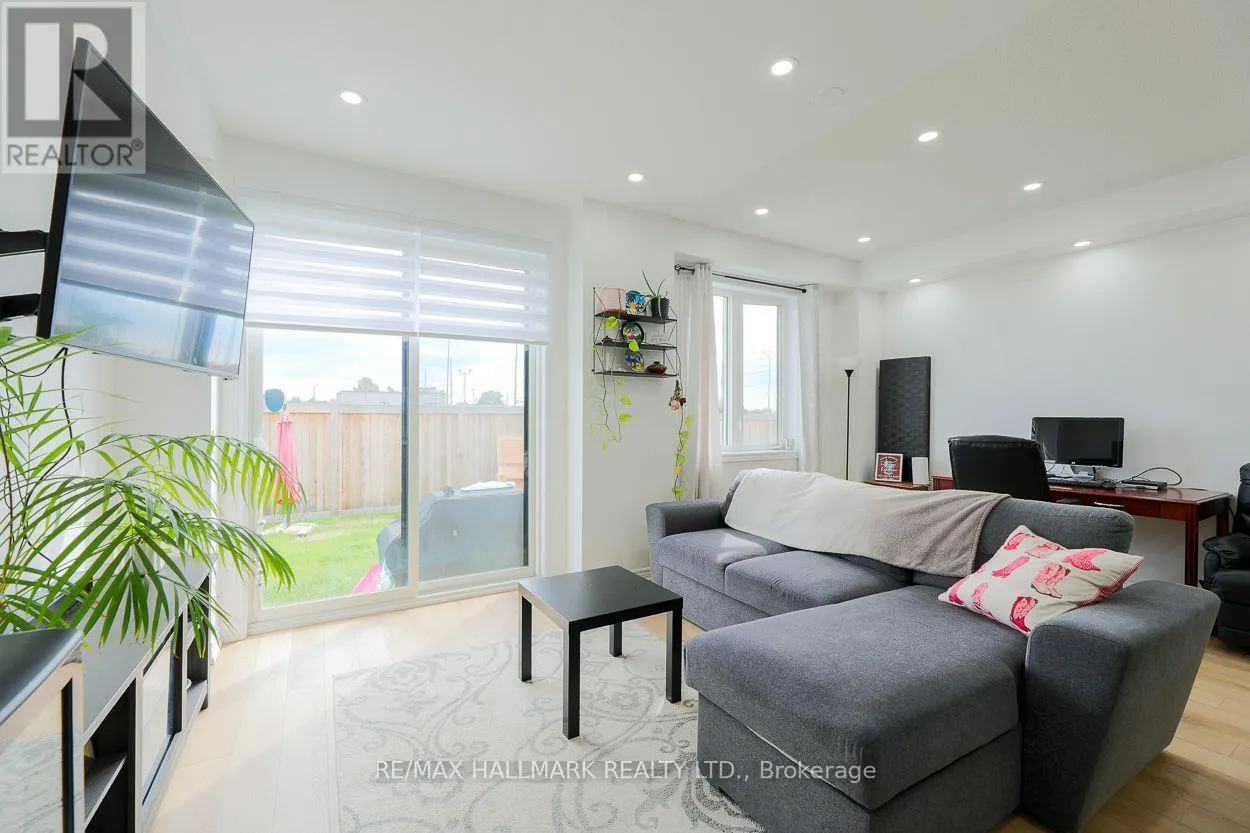 1090 LOCKIE DRIVE