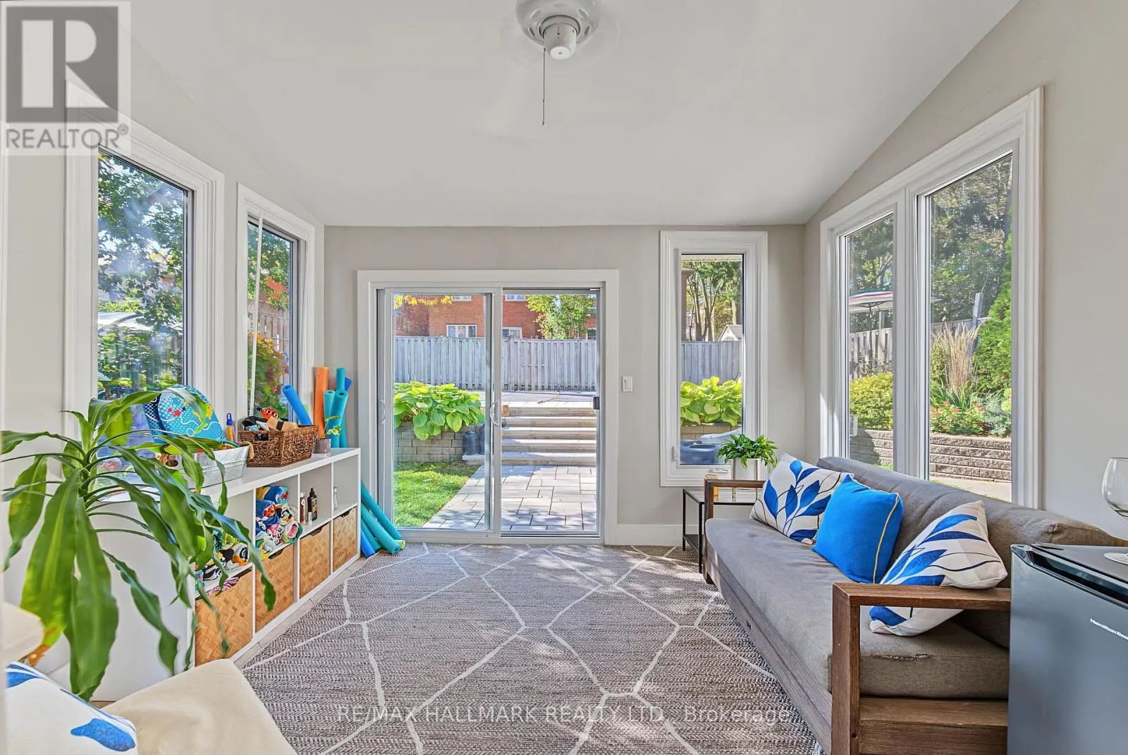 242 BEECHGROVE DRIVE