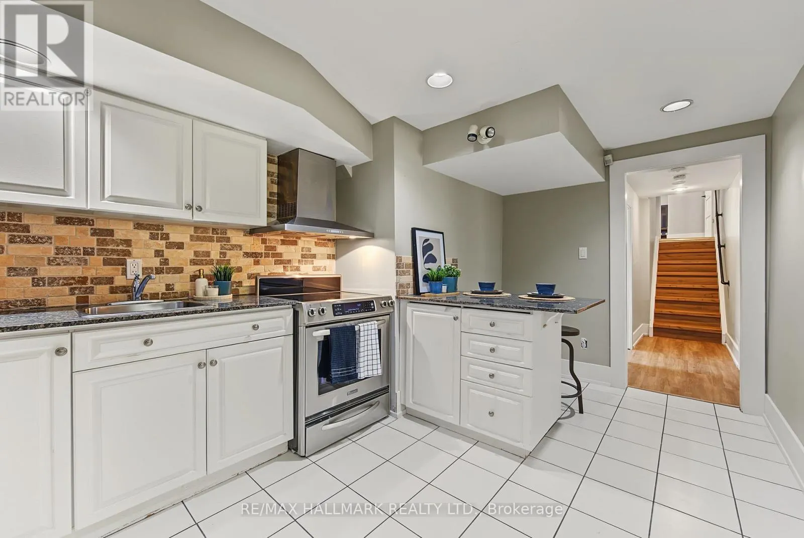 242 BEECHGROVE DRIVE