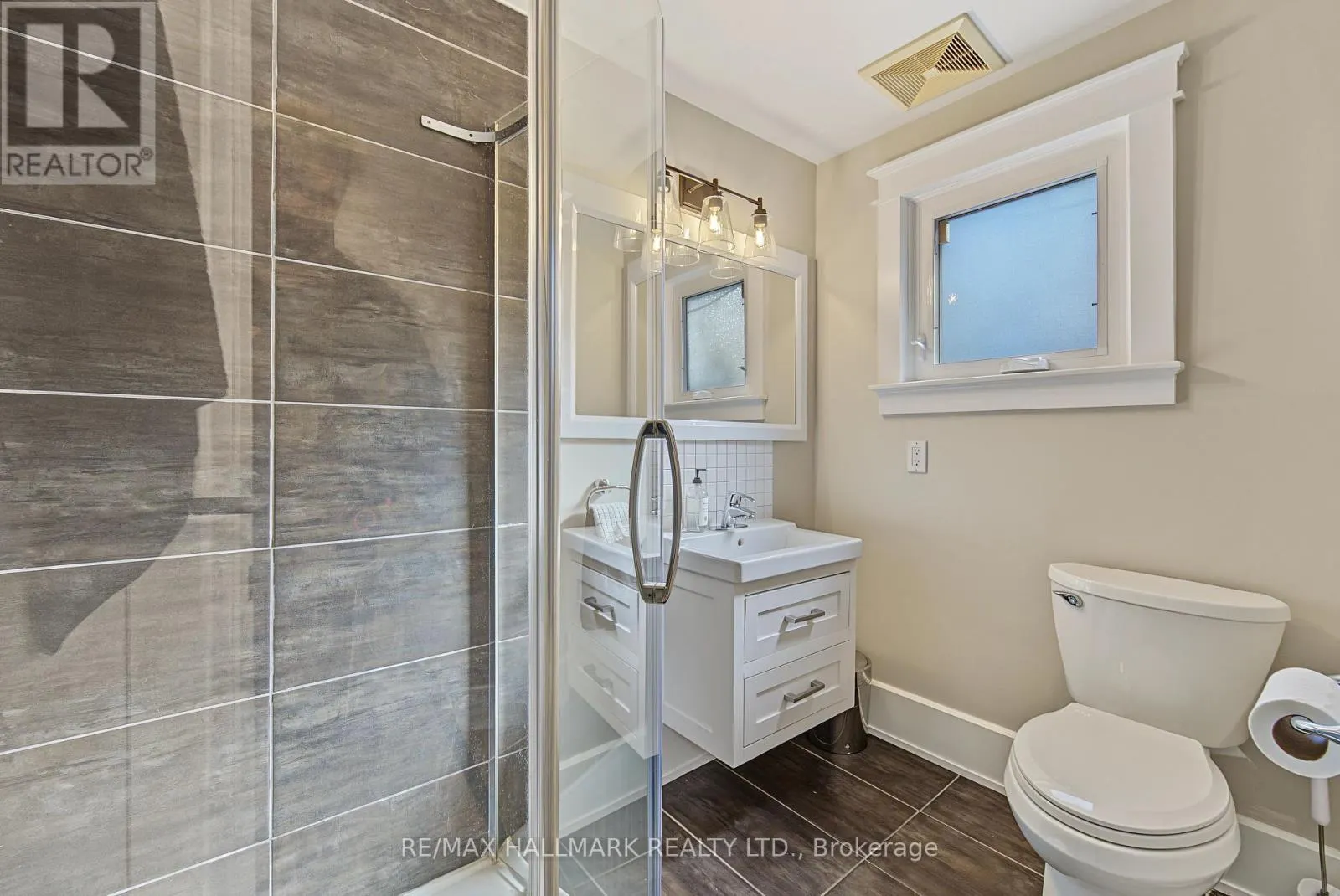 242 BEECHGROVE DRIVE