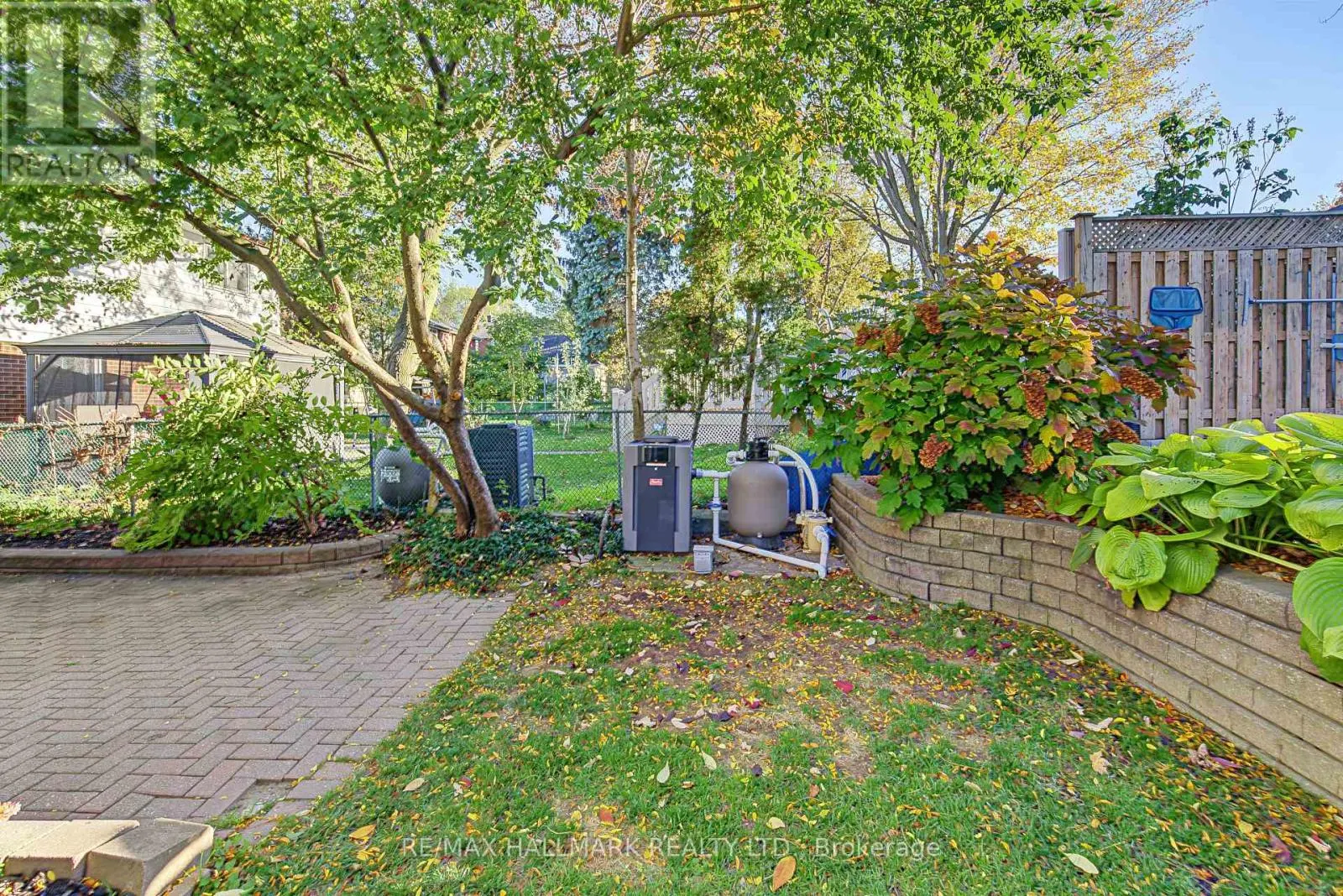 242 BEECHGROVE DRIVE