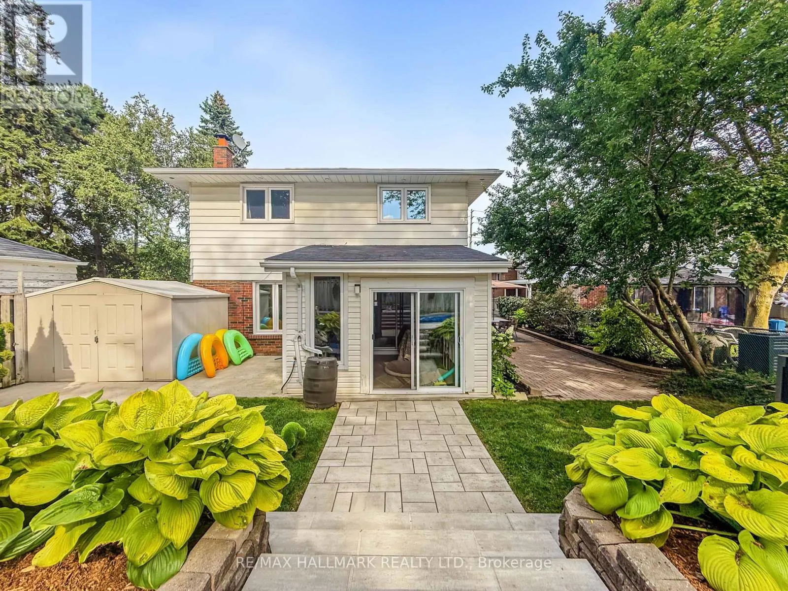 242 BEECHGROVE DRIVE