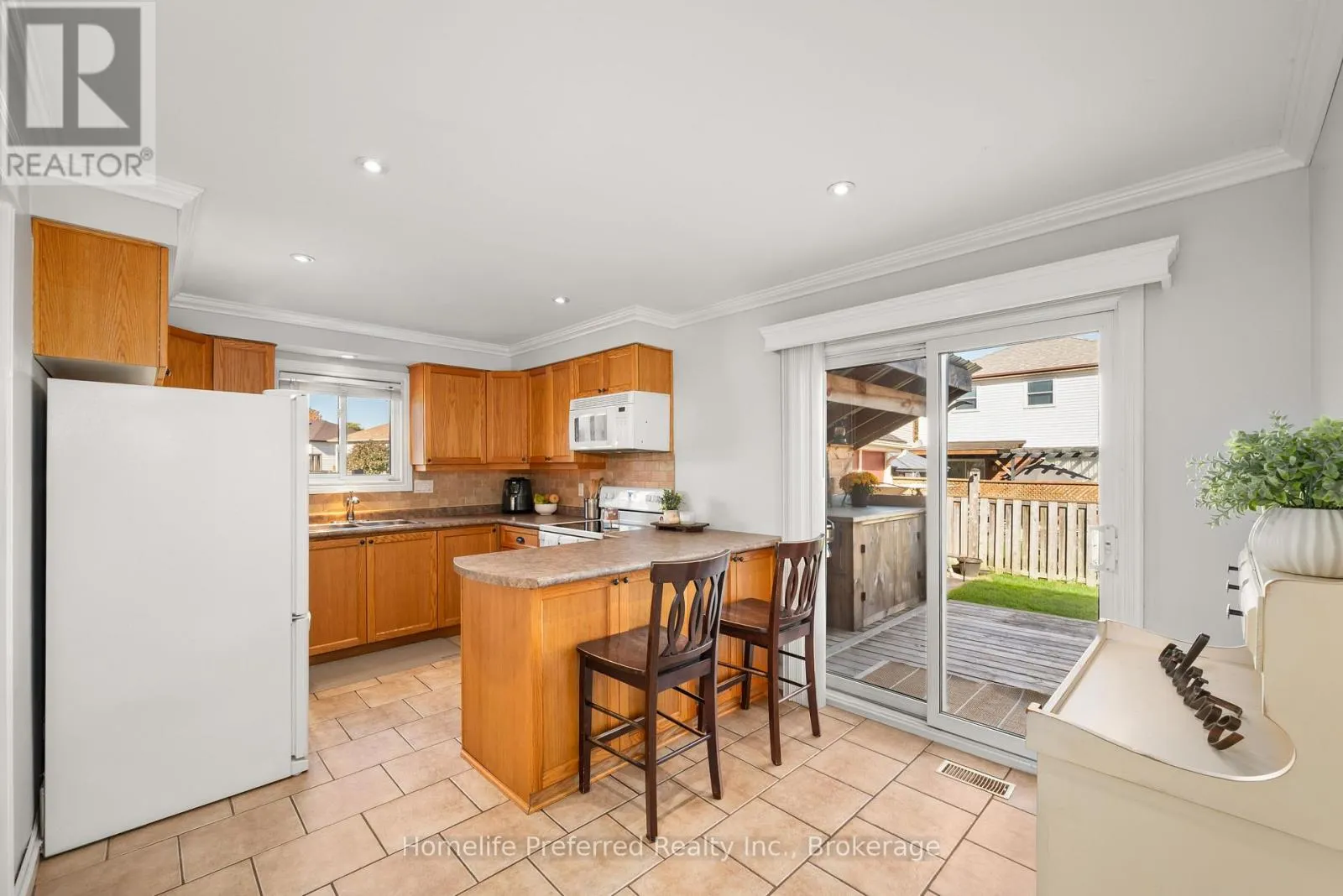 5 SOUCH COURT