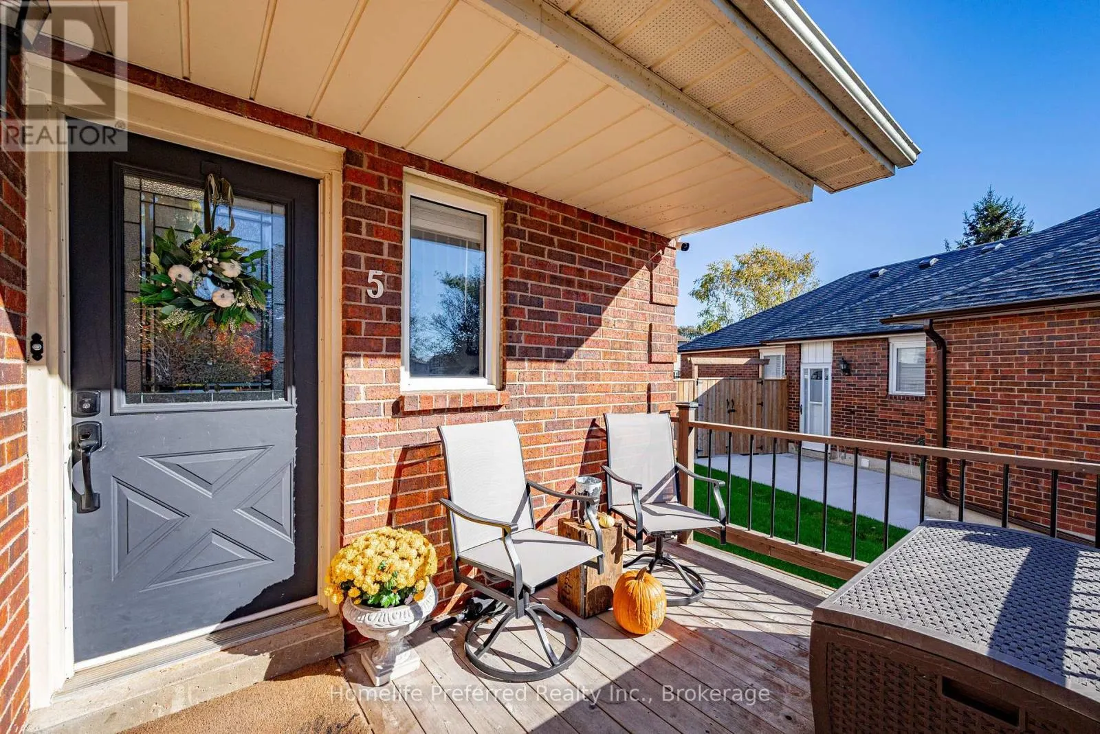 5 SOUCH COURT