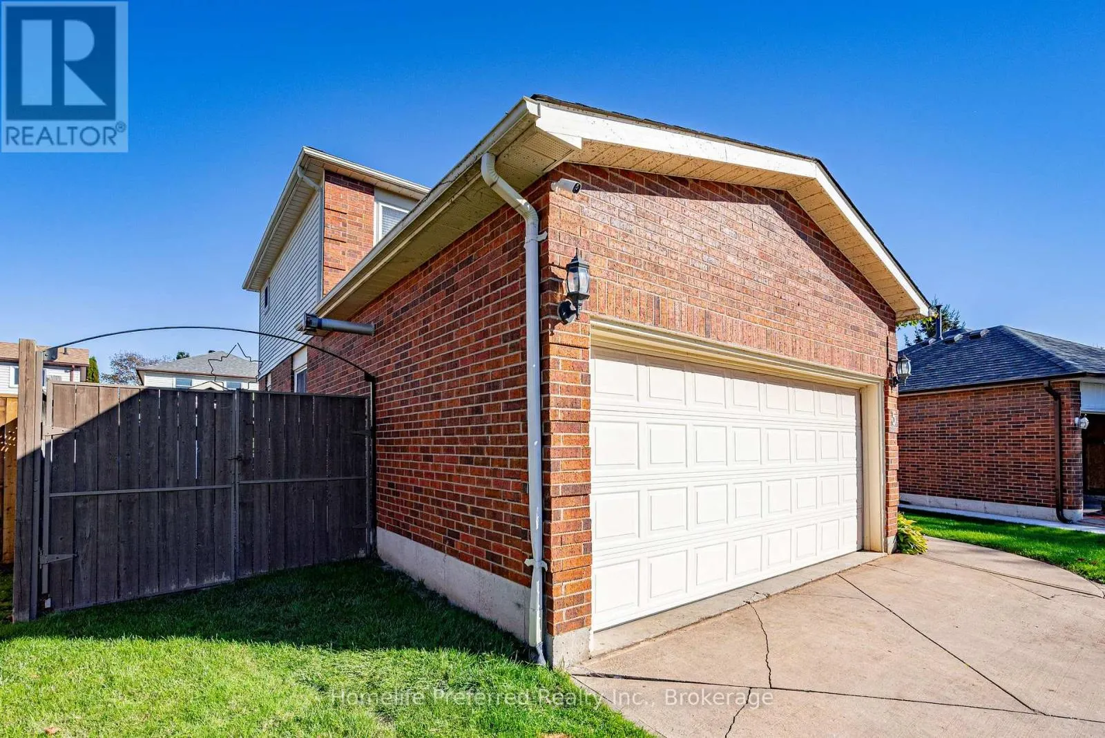5 SOUCH COURT