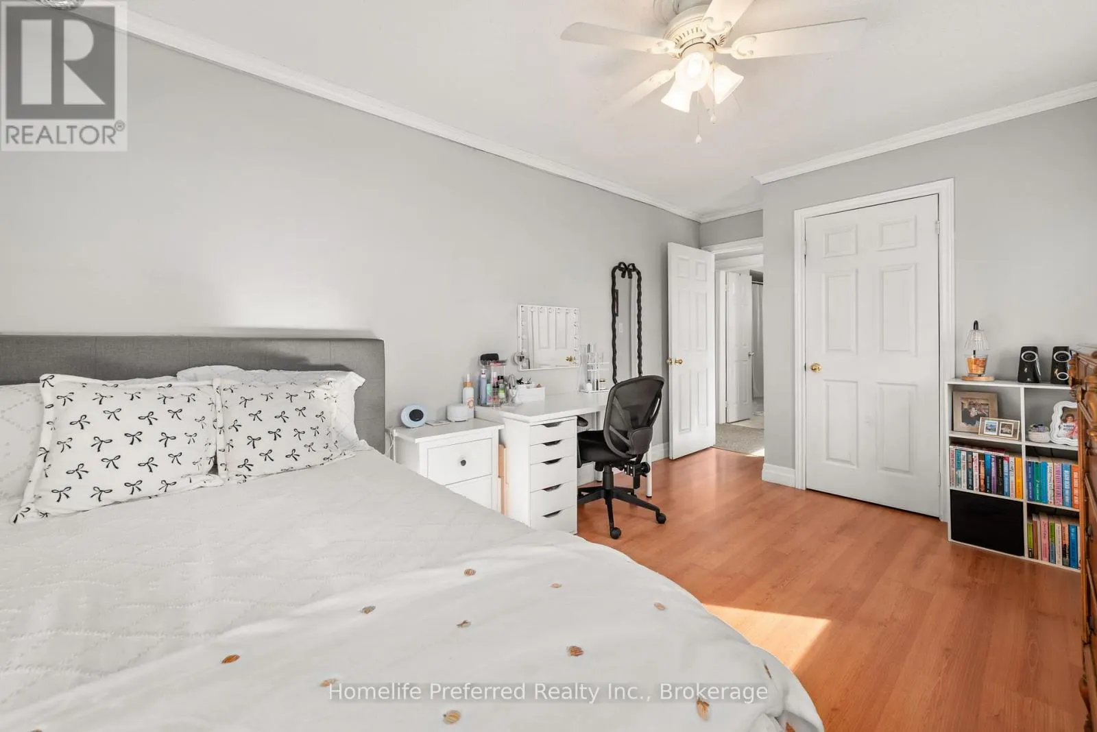 5 SOUCH COURT