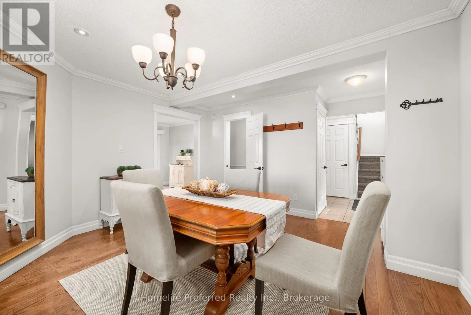 5 SOUCH COURT