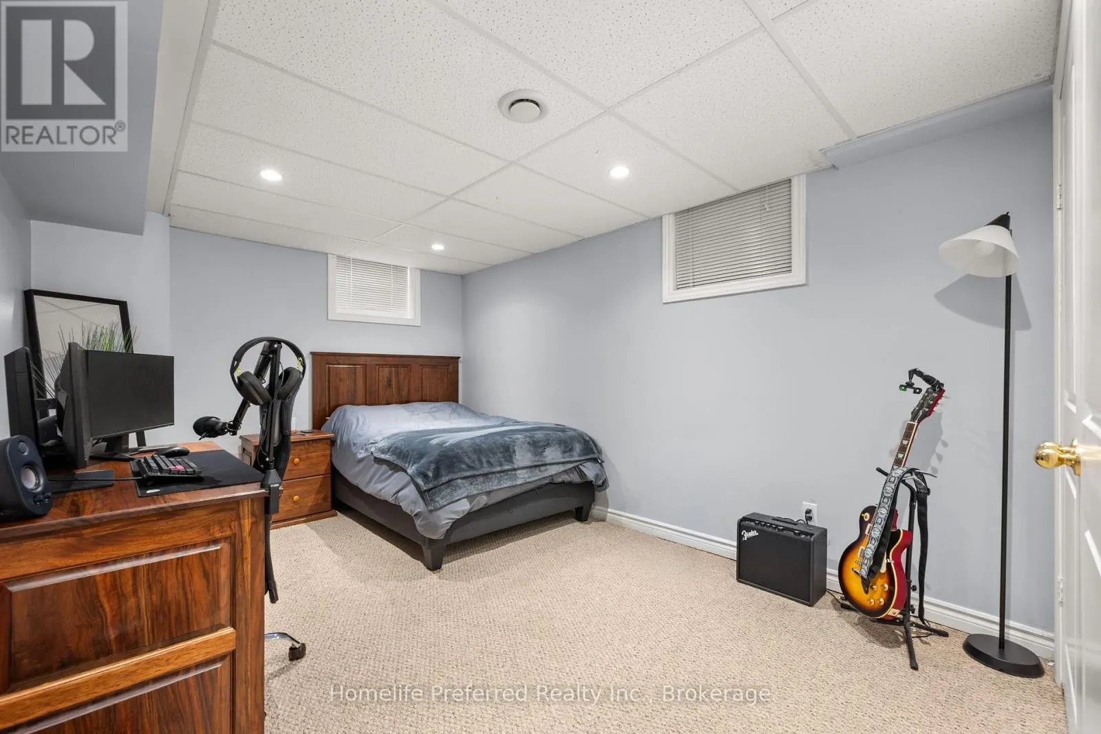 5 SOUCH COURT