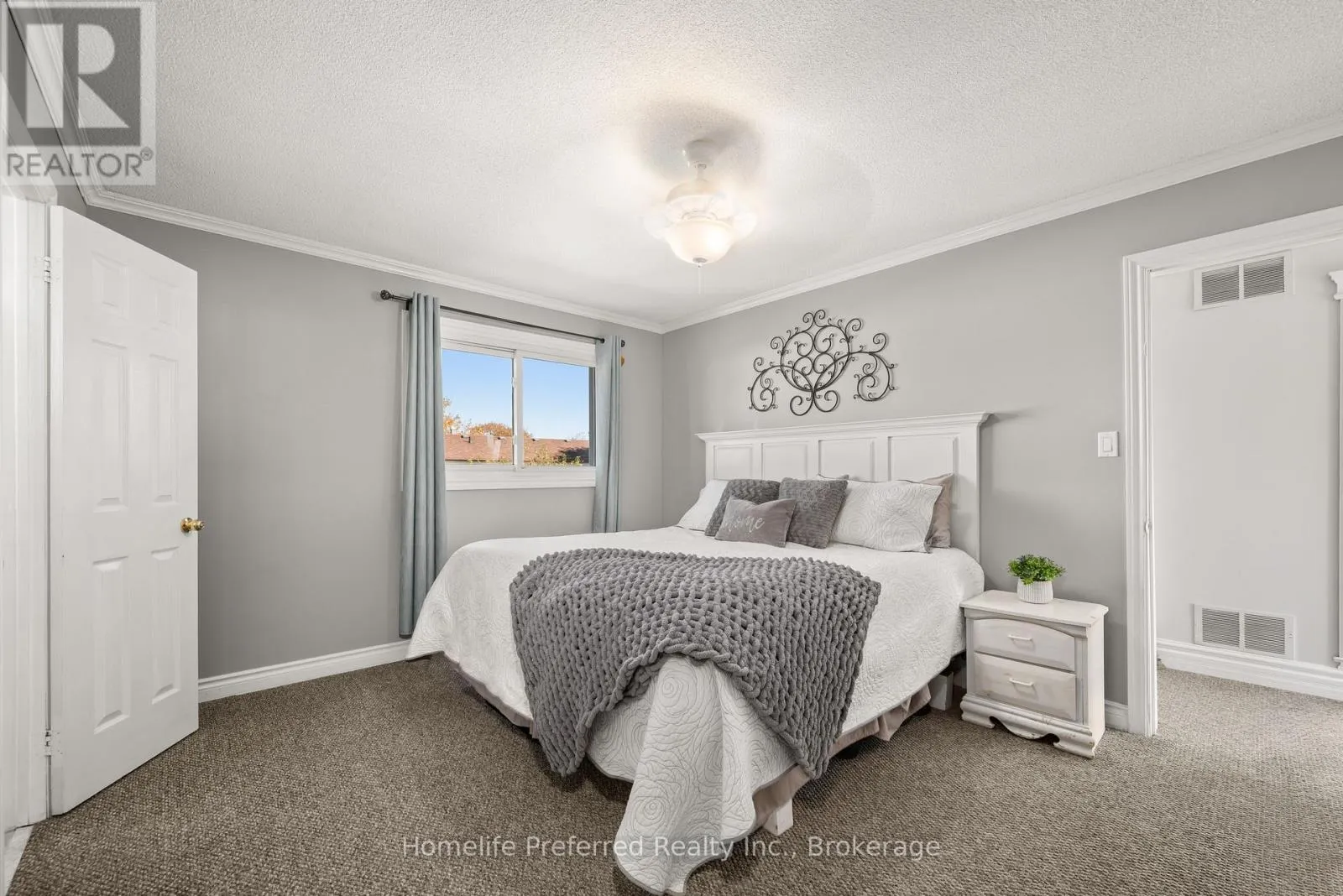 5 SOUCH COURT