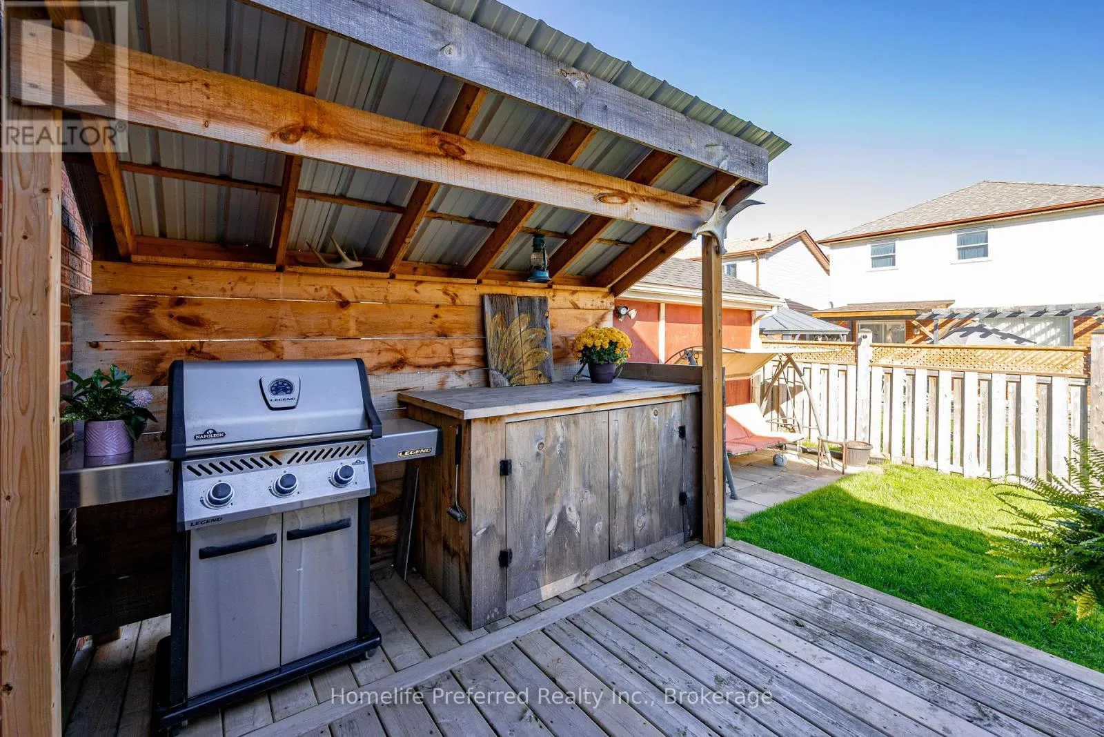 5 SOUCH COURT