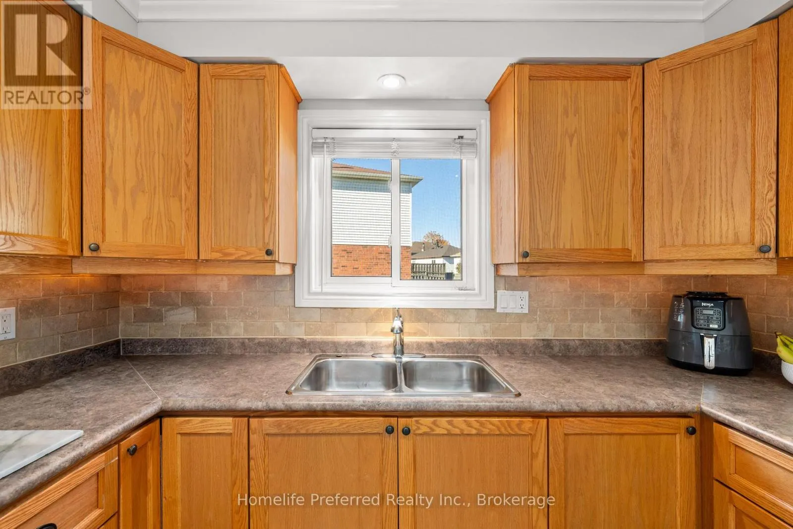 5 SOUCH COURT