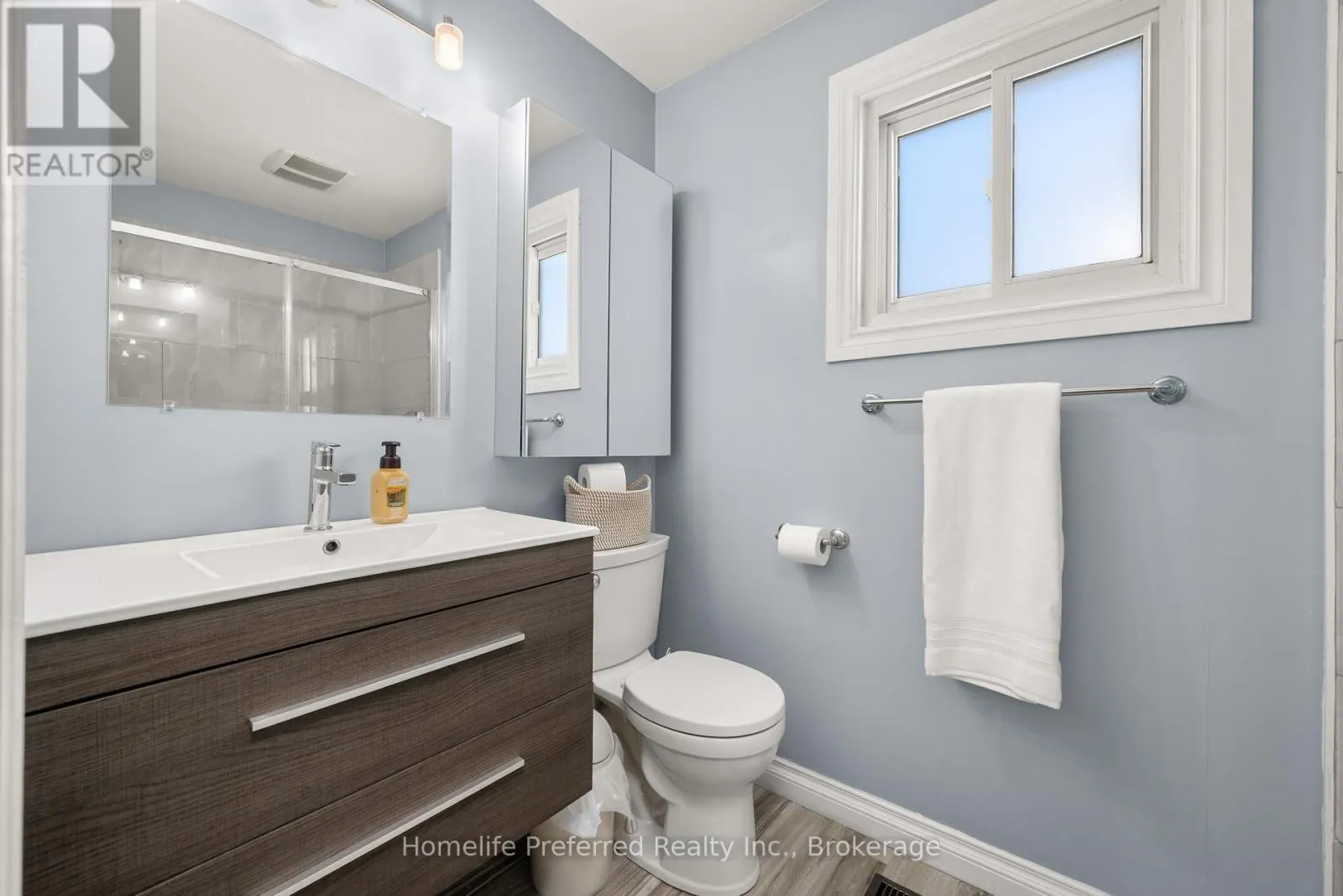 5 SOUCH COURT