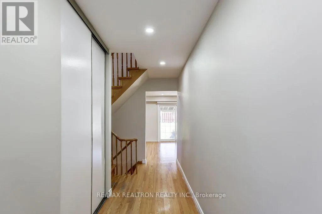 2 LITTLELEAF DRIVE