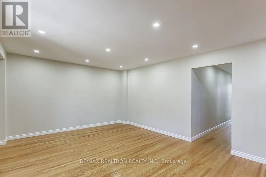 2 LITTLELEAF DRIVE