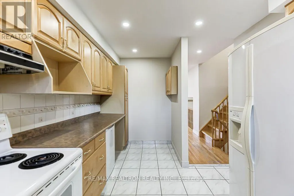 2 LITTLELEAF DRIVE