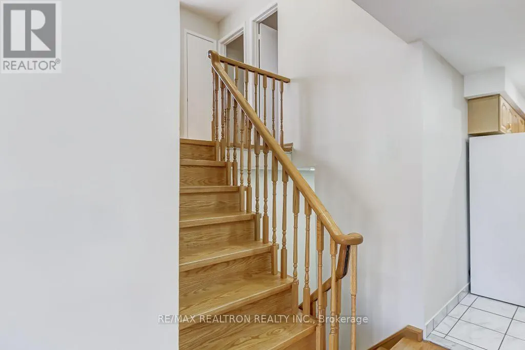 2 LITTLELEAF DRIVE
