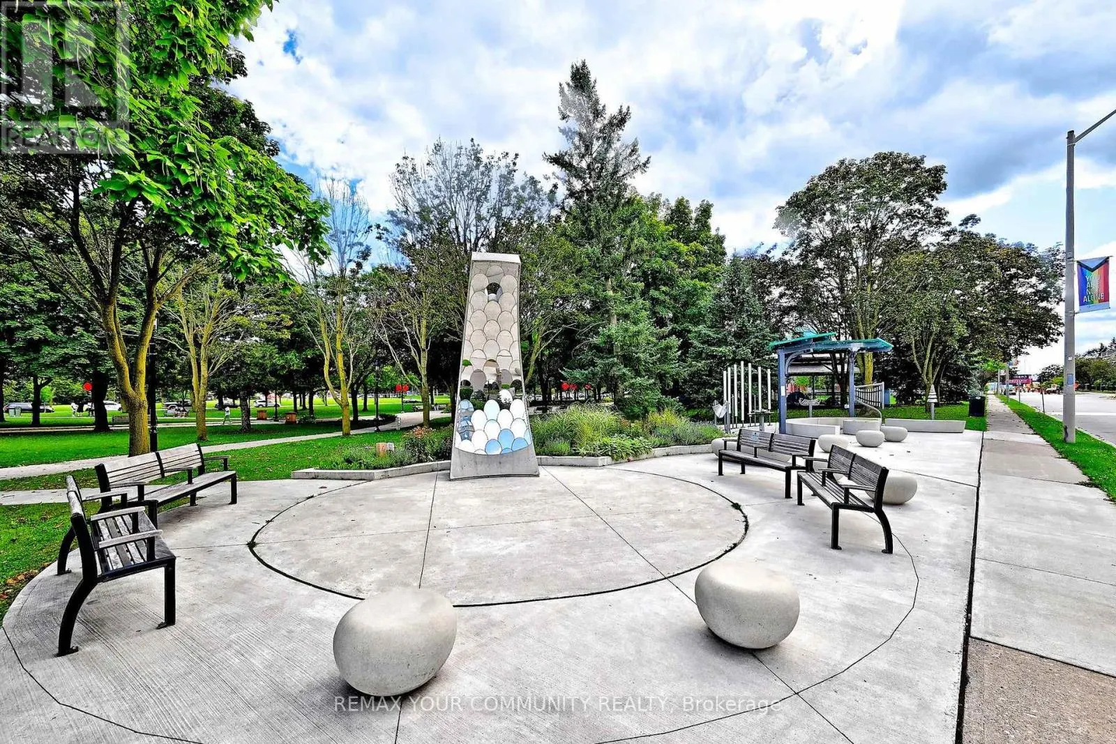 805 - 1400 THE ESPLANADE N