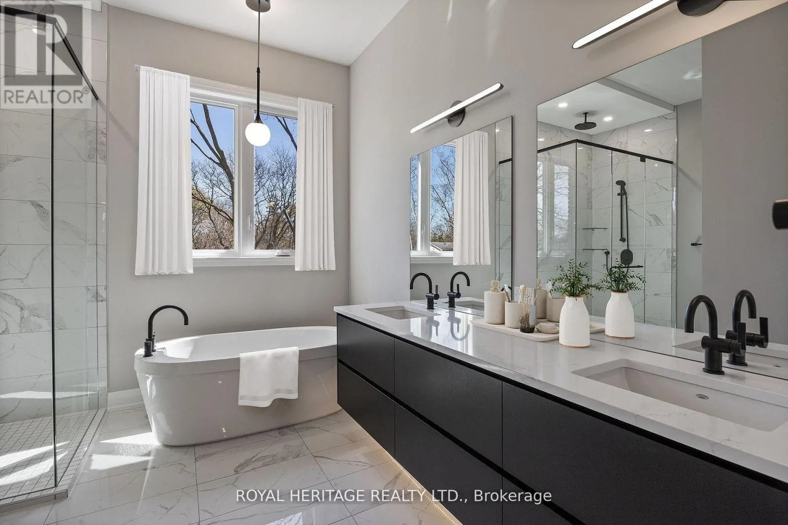 25 INVERLYNN WAY