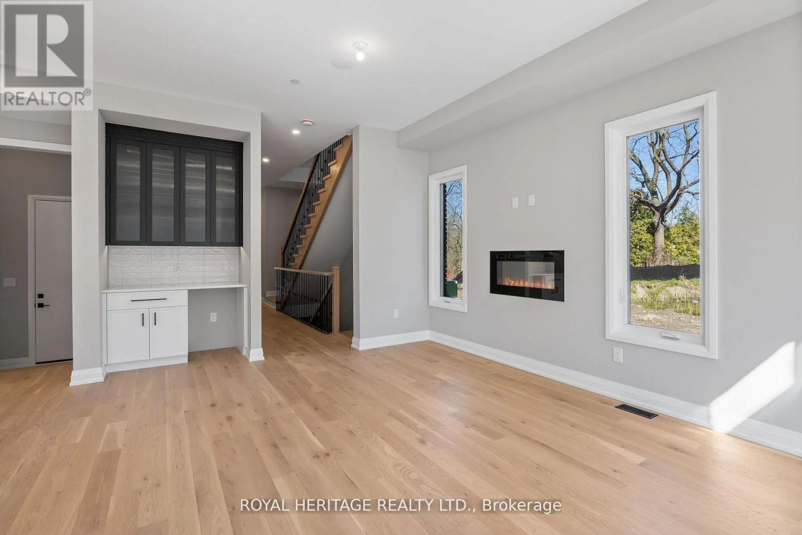 25 INVERLYNN WAY