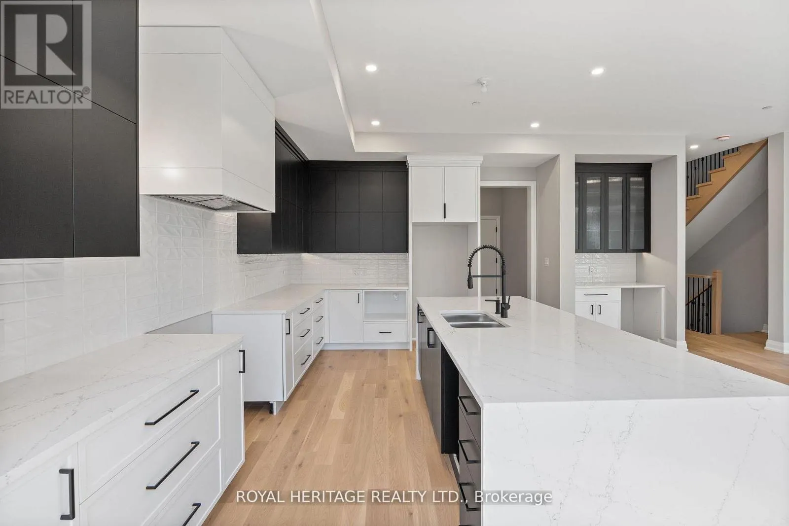 25 INVERLYNN WAY