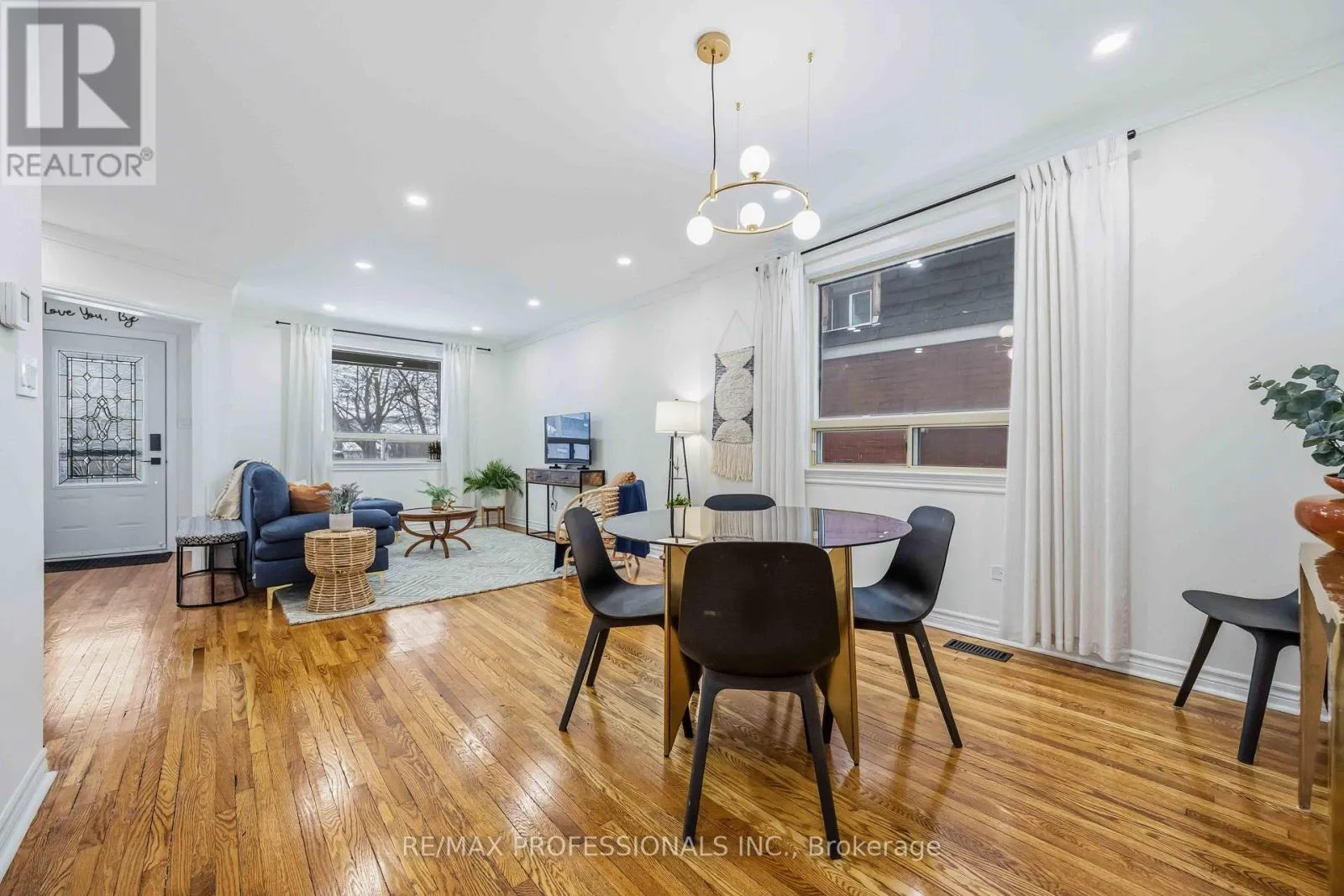 11 BRYANT AVENUE