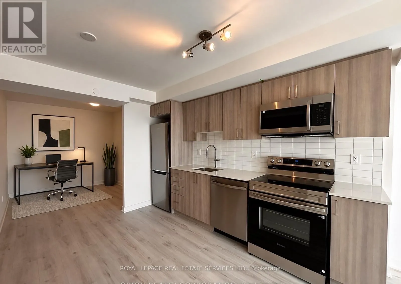 1707 - 1010 SANDY BEACH ROAD