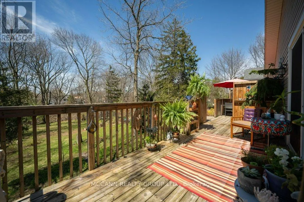 124 SCARBORO CRESCENT