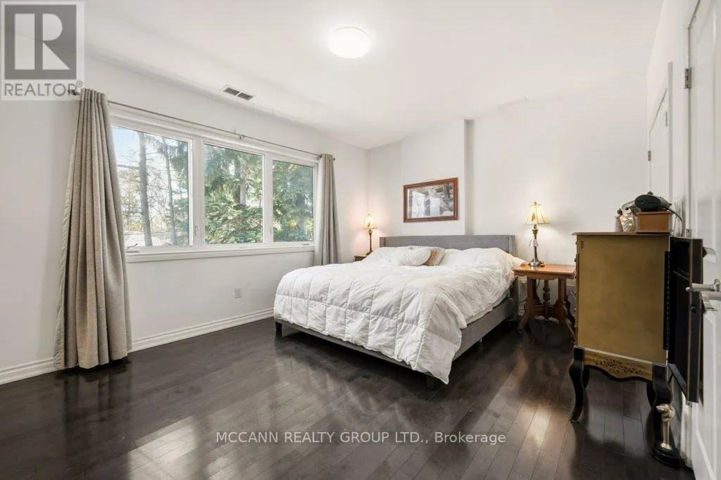 124 SCARBORO CRESCENT