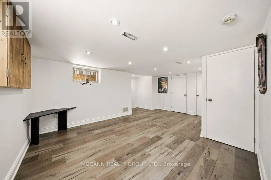 124 SCARBORO CRESCENT