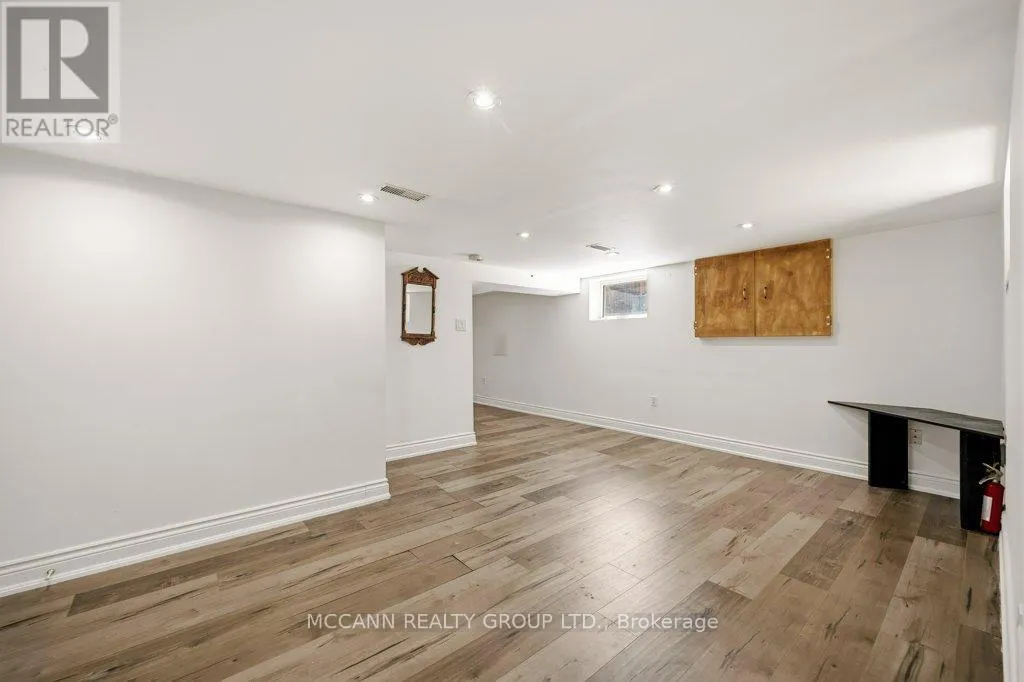 124 SCARBORO CRESCENT