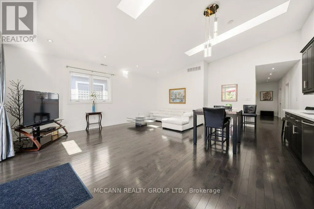 124 SCARBORO CRESCENT